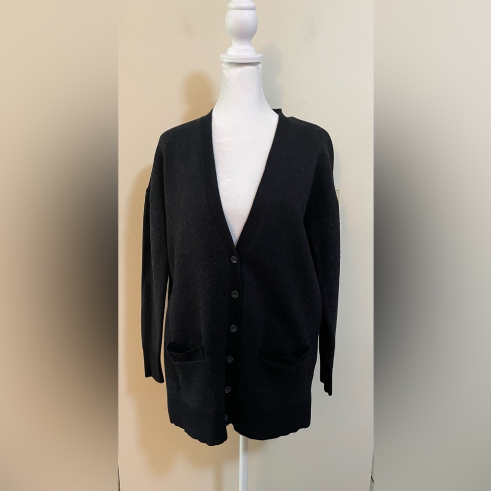 J.Crew Women’s Merino Wool Blend Sweater Cardigan Button Down Size Small.
